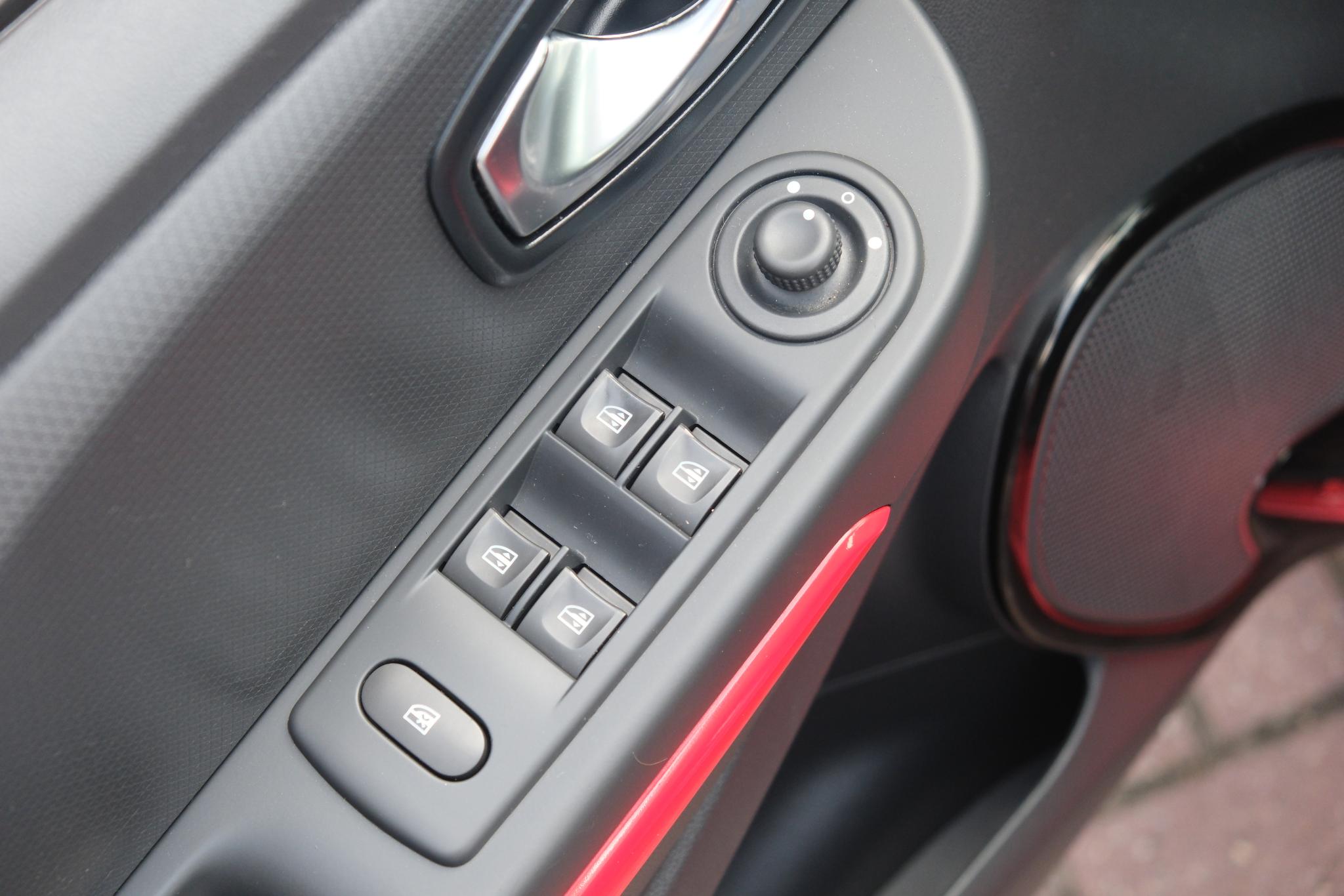 Renault Clio 1.2 TCe 120pk EDC Estate Dynamique | Navi | Climate | Cruise | Keyless | PDC afbeelding 22