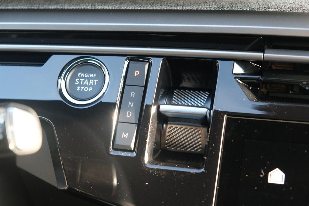 Peugeot 3008 1.2 Hybrid 145pk e-DCS6 GT | Navi | App Connect | Panoramadak | Focal Audio | Alcantara | Camera | Elektrische Achterklep | Winter Pakket afbeelding 22