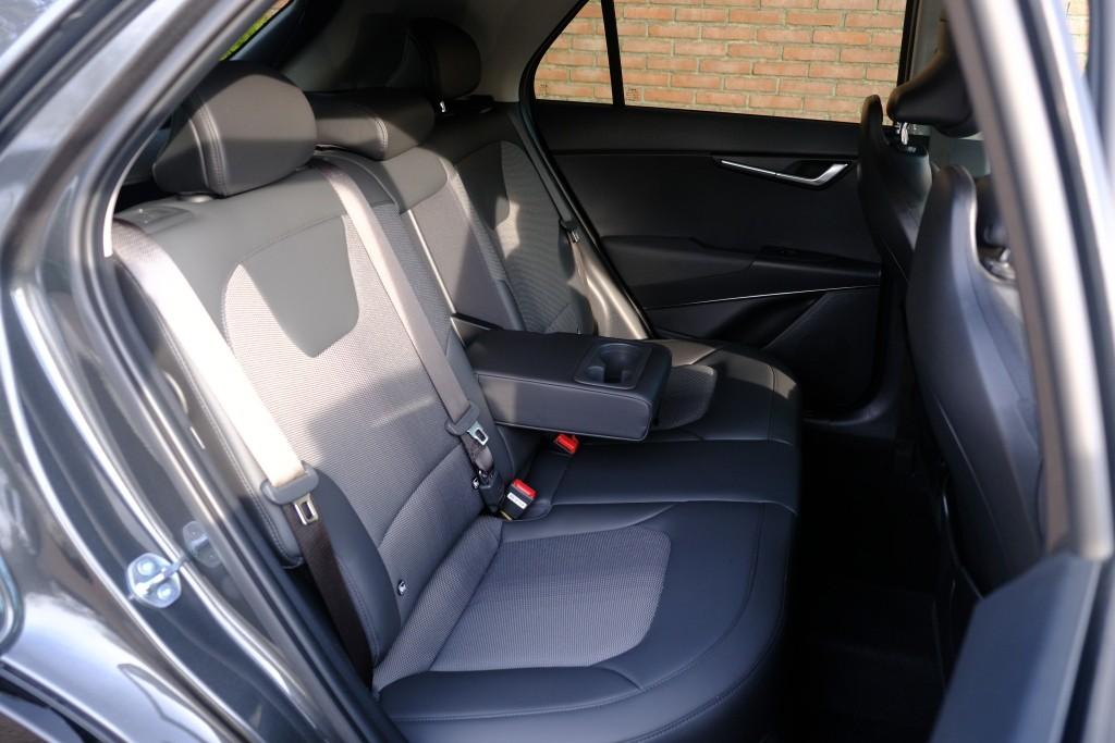 Kia Niro 1.6 GDi PHEV 171pk Aut. DynamicLine | Navi | App Connect | Adaptive Cruise | Keyless | Camera | Elektrische klep | Winter Pakket afbeelding 3