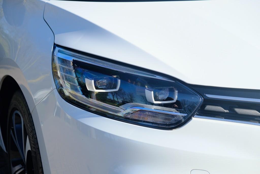 Renault Scénic 1.2 TCe 130pk Bose | Navi | Climate | Cruise | Keyless | PDC | Trekhaak afbeelding 2