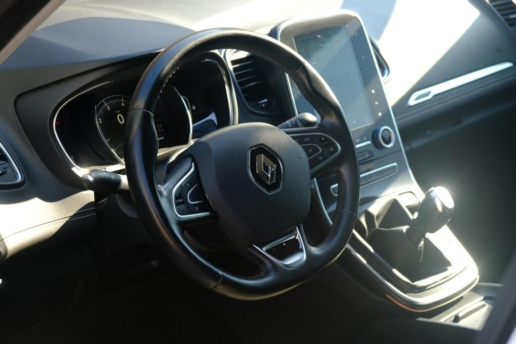 Renault Scénic 1.2 TCe 130pk Bose | Navi | Climate | Cruise | Keyless | PDC | Trekhaak afbeelding 8