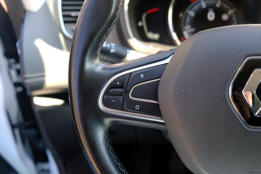 Renault Scénic 1.2 TCe 130pk Bose | Navi | Climate | Cruise | Keyless | PDC | Trekhaak afbeelding 9