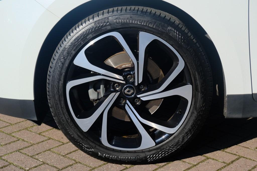 Renault Scénic 1.2 TCe 130pk Bose | Navi | Climate | Cruise | Keyless | PDC | Trekhaak afbeelding 29