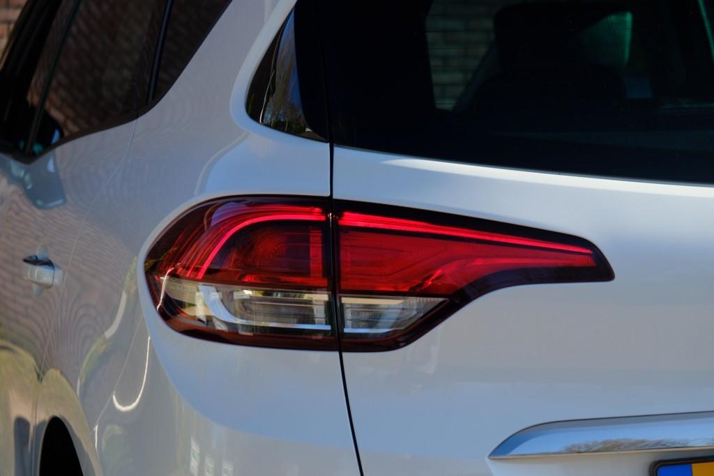 Renault Scénic 1.2 TCe 130pk Bose | Navi | Climate | Cruise | Keyless | PDC | Trekhaak afbeelding 30