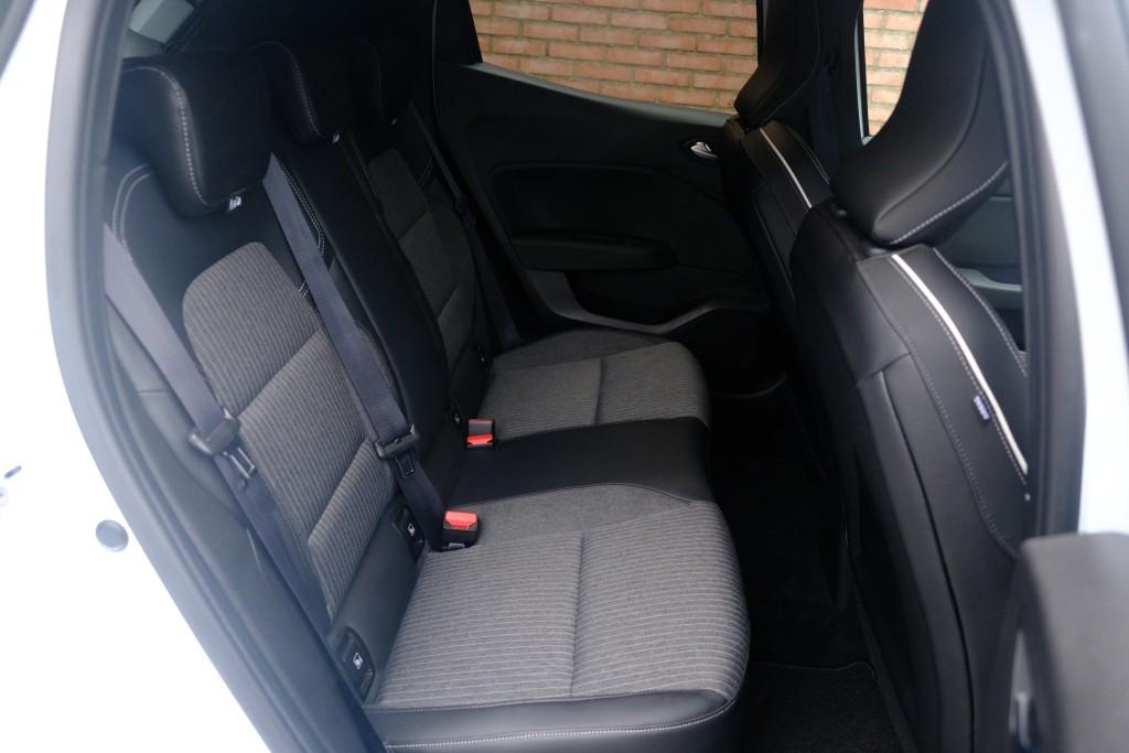 Renault Clio 1.0 TCe 90 Techno | Navi | App Connect | Climate | Cruise | Keyless | PDC  | 17" velgen afbeelding 3