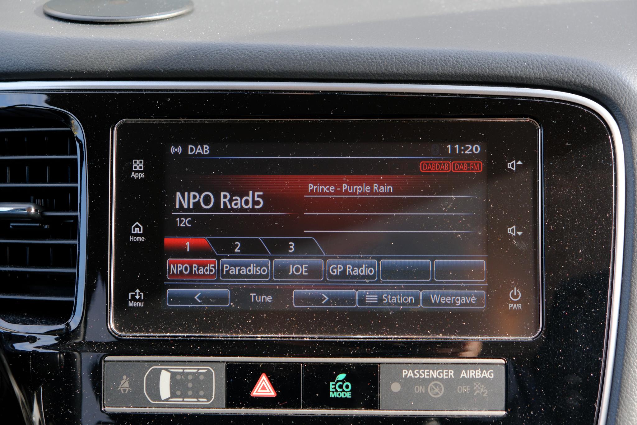 Mitsubishi Outlander 2.4 PHEV 224pk Aut. 4WD Intens | Navi | Climate | Camera | Keyless | Alcantara | Blind Spot afbeelding 12