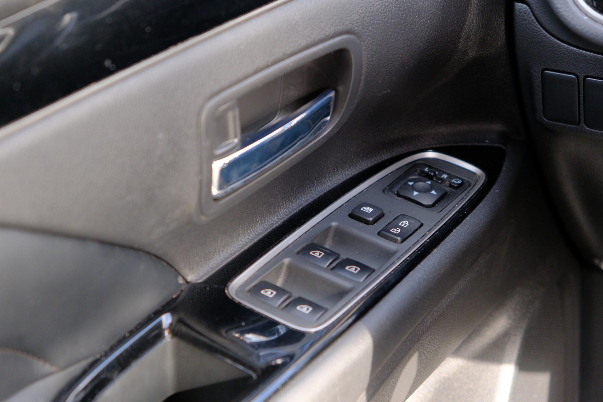 Mitsubishi Outlander 2.4 PHEV 224pk Aut. 4WD Intens | Navi | Climate | Camera | Keyless | Alcantara | Blind Spot afbeelding 17