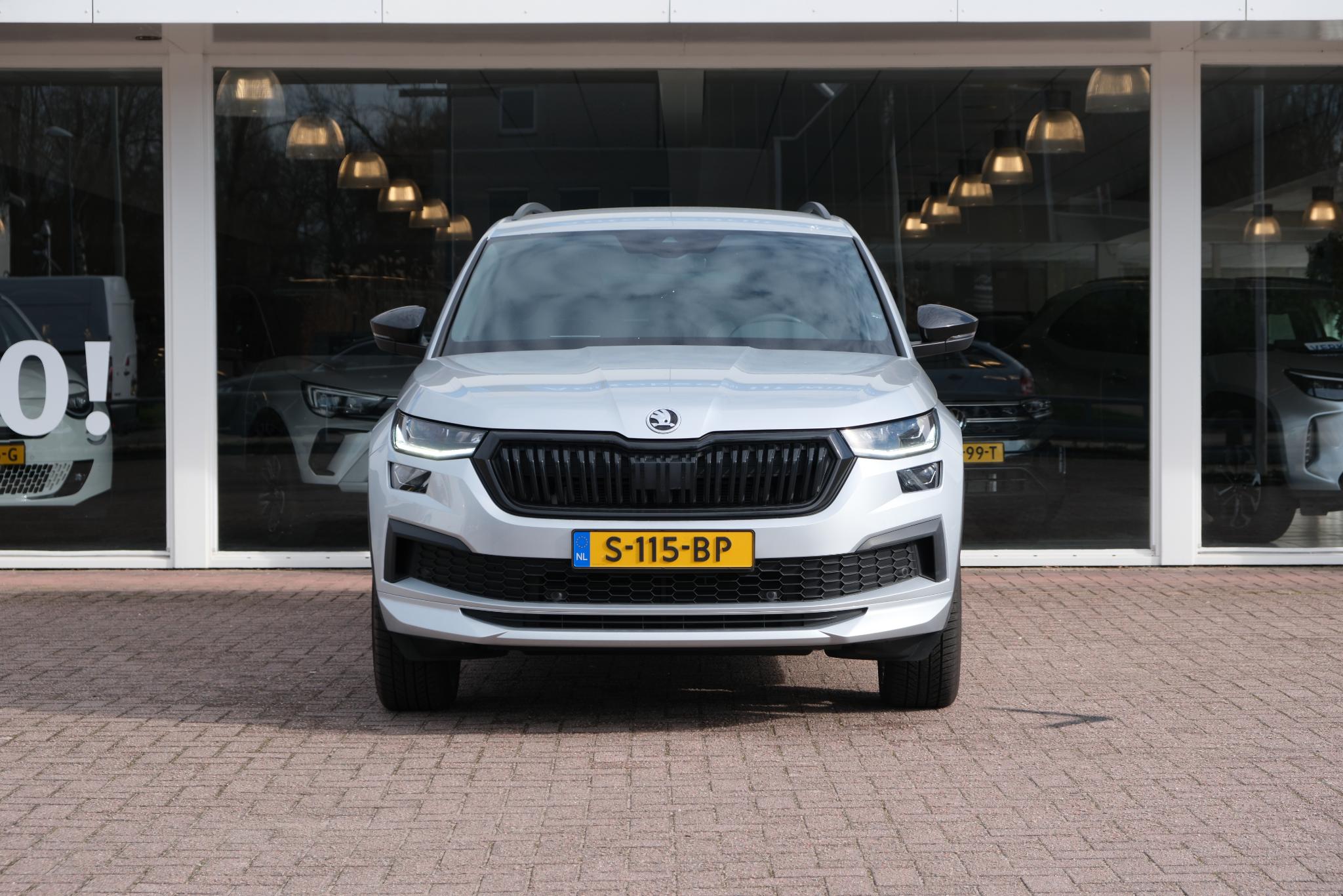 Skoda Kodiaq 1.5 TSi 150pk DSG Sportline Business 7p. | Navi | Climate | Adaptive Cruise | Matrix LED | Camera | 20" velgen | Winter Pakket afbeelding 3
