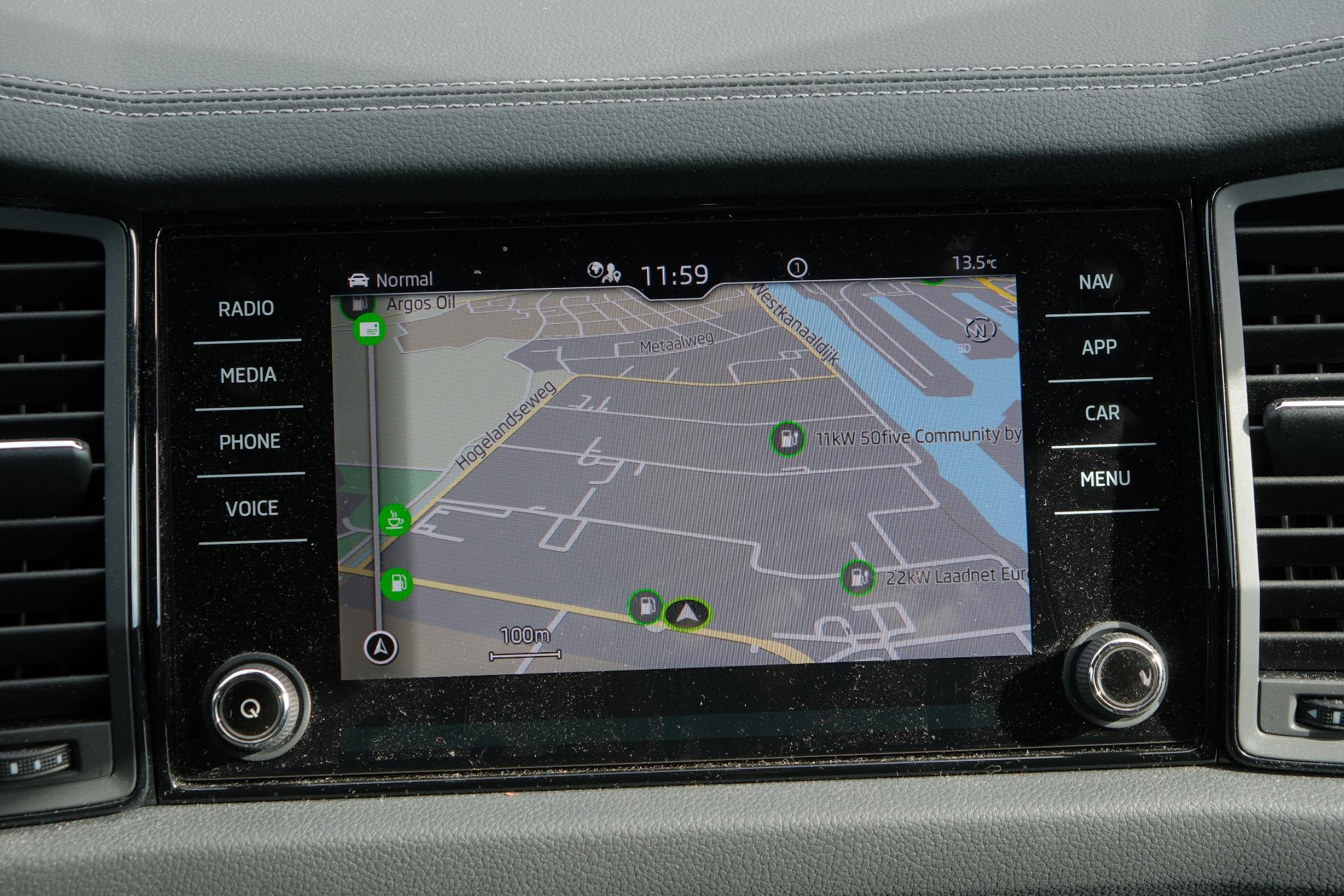 Skoda Kodiaq 1.5 TSi 150pk DSG Sportline Business 7p. | Navi | Climate | Adaptive Cruise | Matrix LED | Camera | 20" velgen | Winter Pakket afbeelding 11