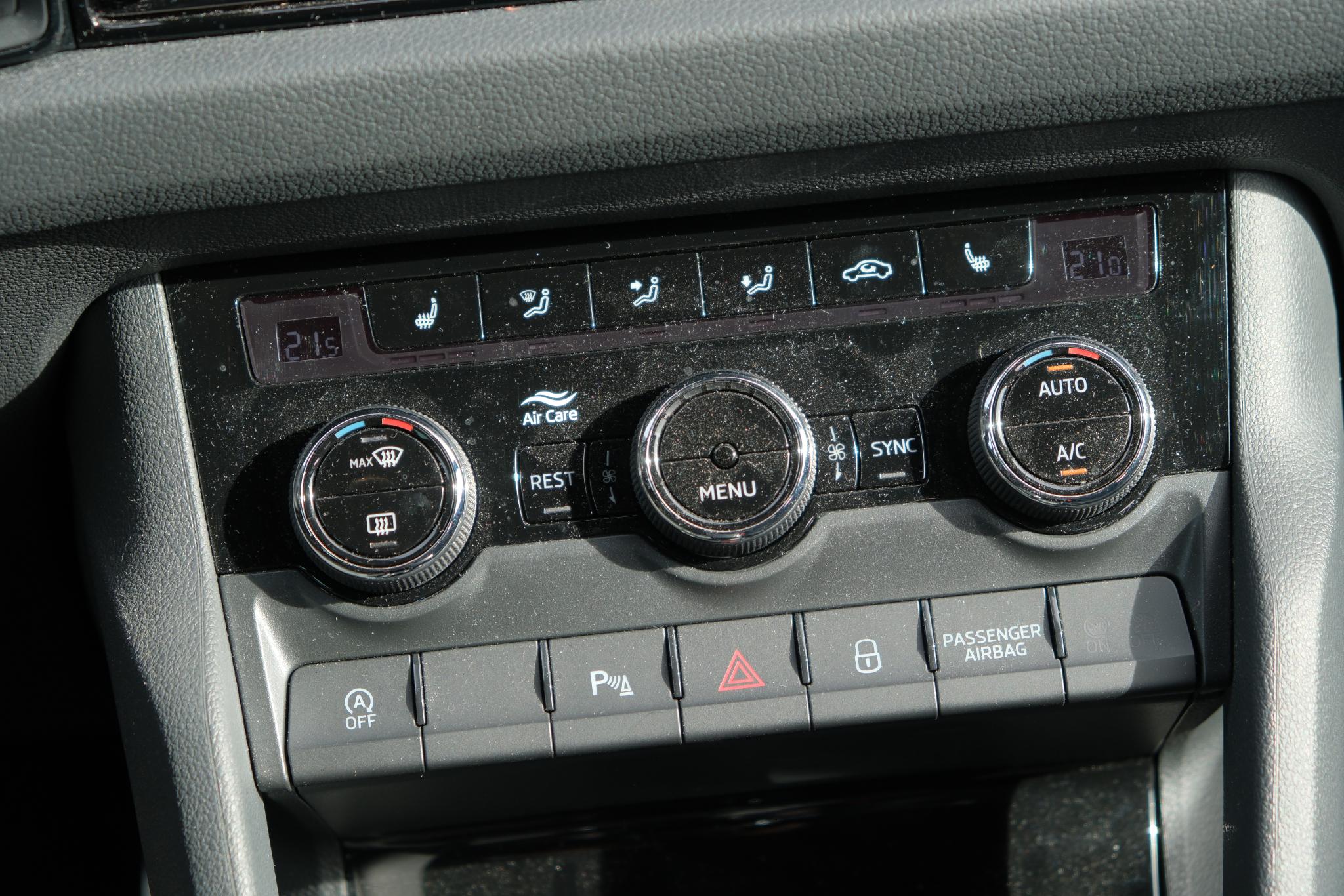 Skoda Kodiaq 1.5 TSi 150pk DSG Sportline Business 7p. | Navi | Climate | Adaptive Cruise | Matrix LED | Camera | 20" velgen | Winter Pakket afbeelding 12