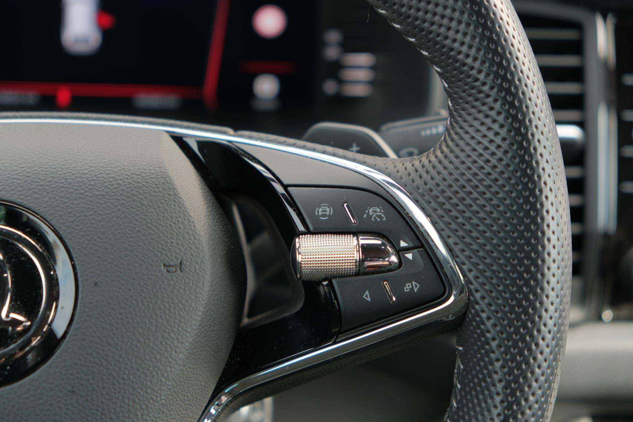 Skoda Kodiaq 1.5 TSi 150pk DSG Sportline Business 7p. | Navi | Climate | Adaptive Cruise | Matrix LED | Camera | 20" velgen | Winter Pakket afbeelding 16