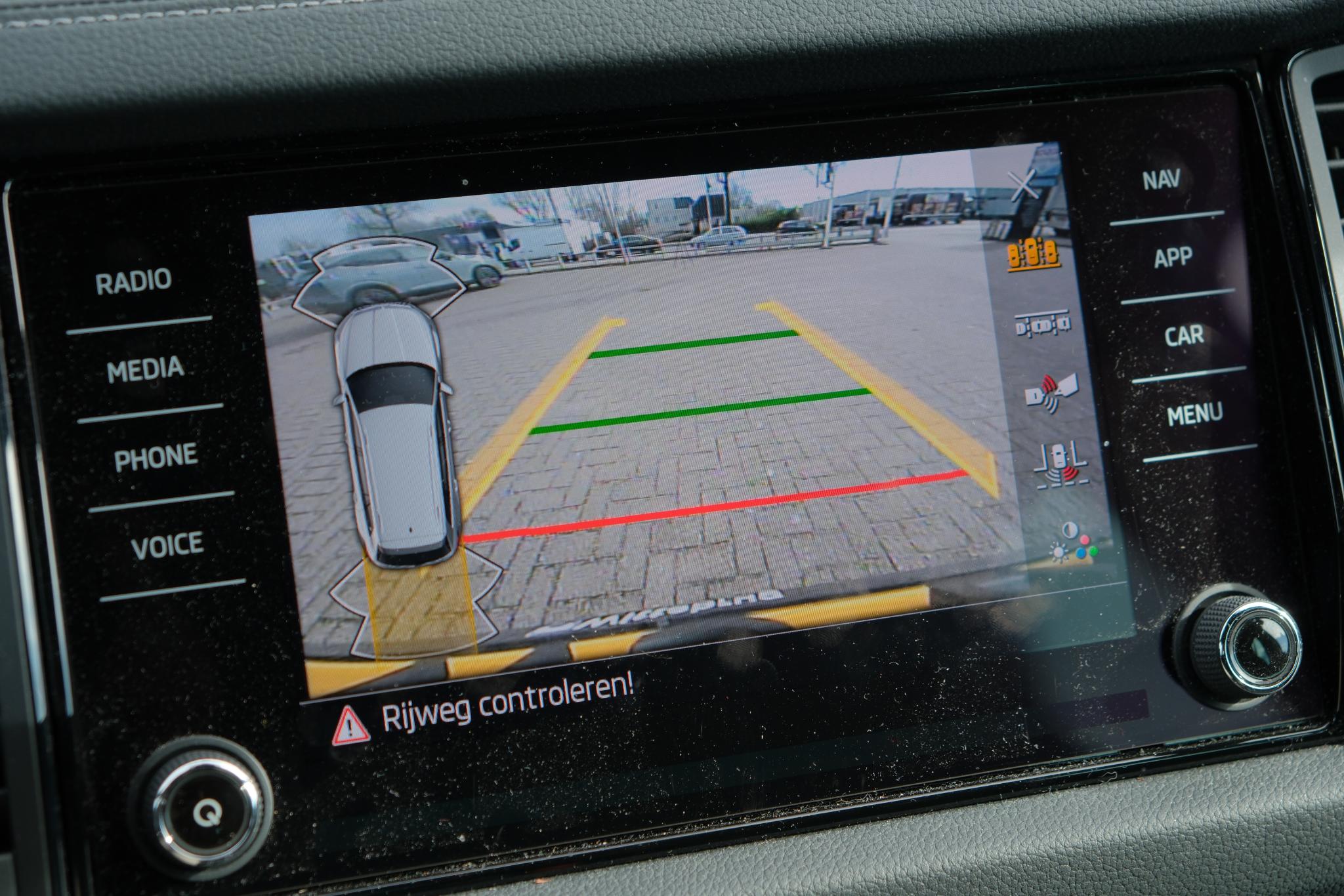 Skoda Kodiaq 1.5 TSi 150pk DSG Sportline Business 7p. | Navi | Climate | Adaptive Cruise | Matrix LED | Camera | 20" velgen | Winter Pakket afbeelding 21