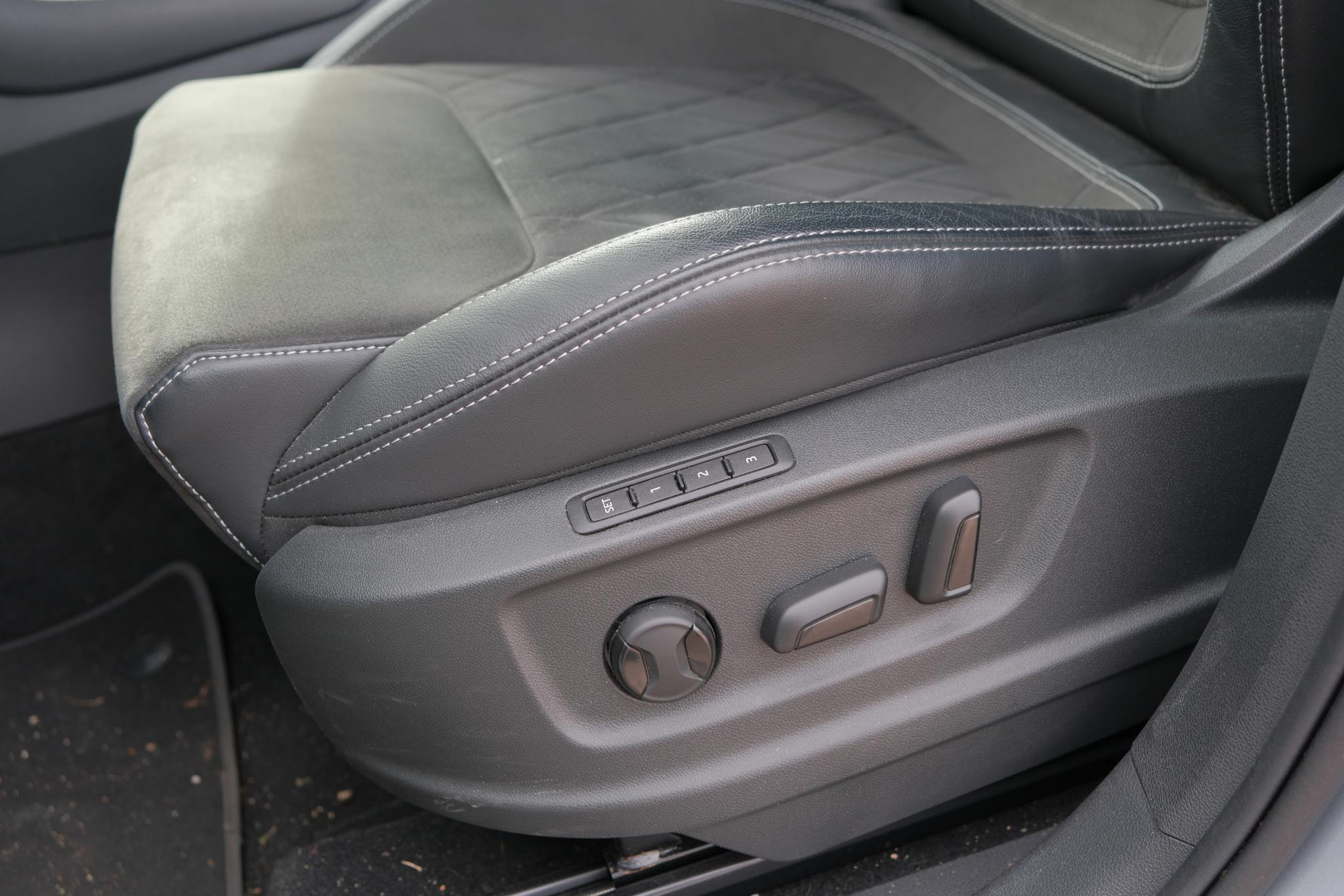 Skoda Kodiaq 1.5 TSi 150pk DSG Sportline Business 7p. | Navi | Climate | Adaptive Cruise | Matrix LED | Camera | 20" velgen | Winter Pakket afbeelding 23