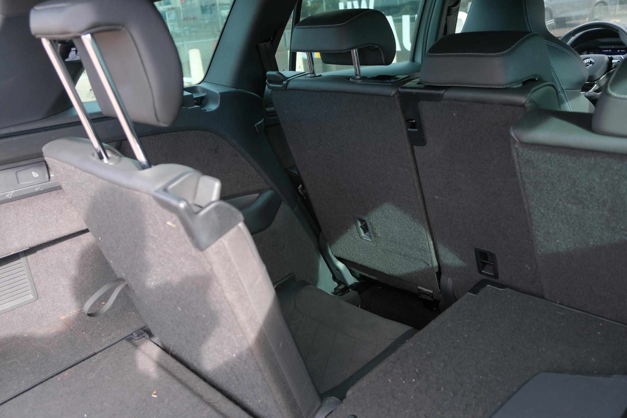 Skoda Kodiaq 1.5 TSi 150pk DSG Sportline Business 7p. | Navi | Climate | Adaptive Cruise | Matrix LED | Camera | 20" velgen | Winter Pakket afbeelding 27