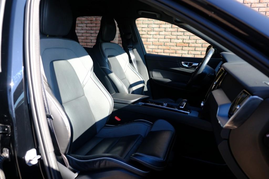 Volvo XC60 2.0 B5 250pk Aut. R-Design | Navi | App Connect | Adaptive Cruise | Camera | Stoelverwarming | Elektrische Achterklep afbeelding 6