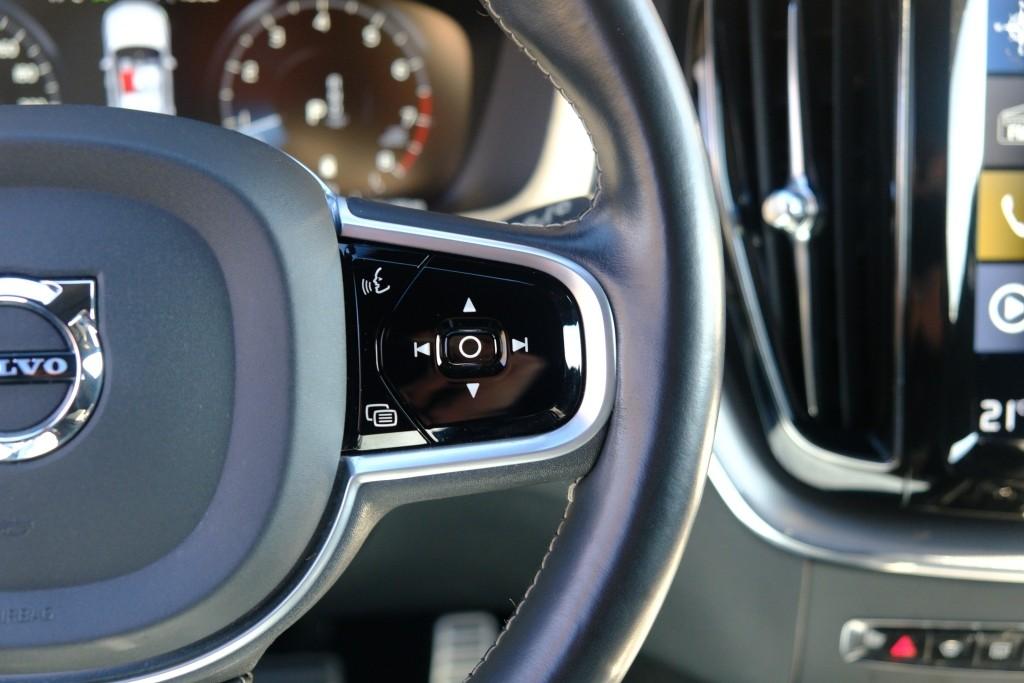 Volvo XC60 2.0 B5 250pk Aut. R-Design | Navi | App Connect | Adaptive Cruise | Camera | Stoelverwarming | Elektrische Achterklep afbeelding 10