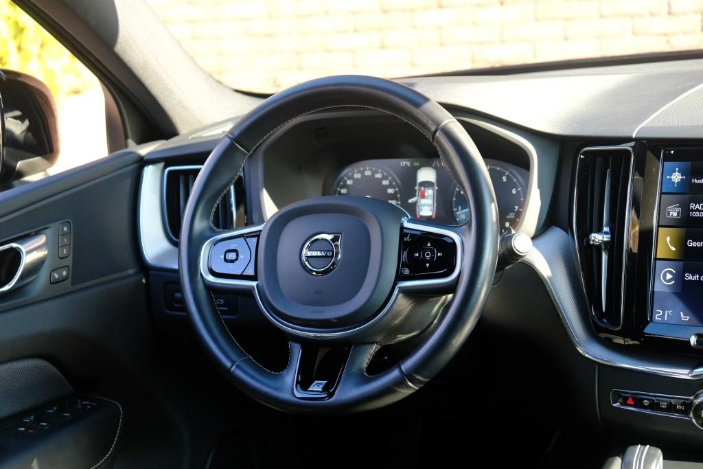 Volvo XC60 2.0 B5 250pk Aut. R-Design | Navi | App Connect | Adaptive Cruise | Camera | Stoelverwarming | Elektrische Achterklep afbeelding 12
