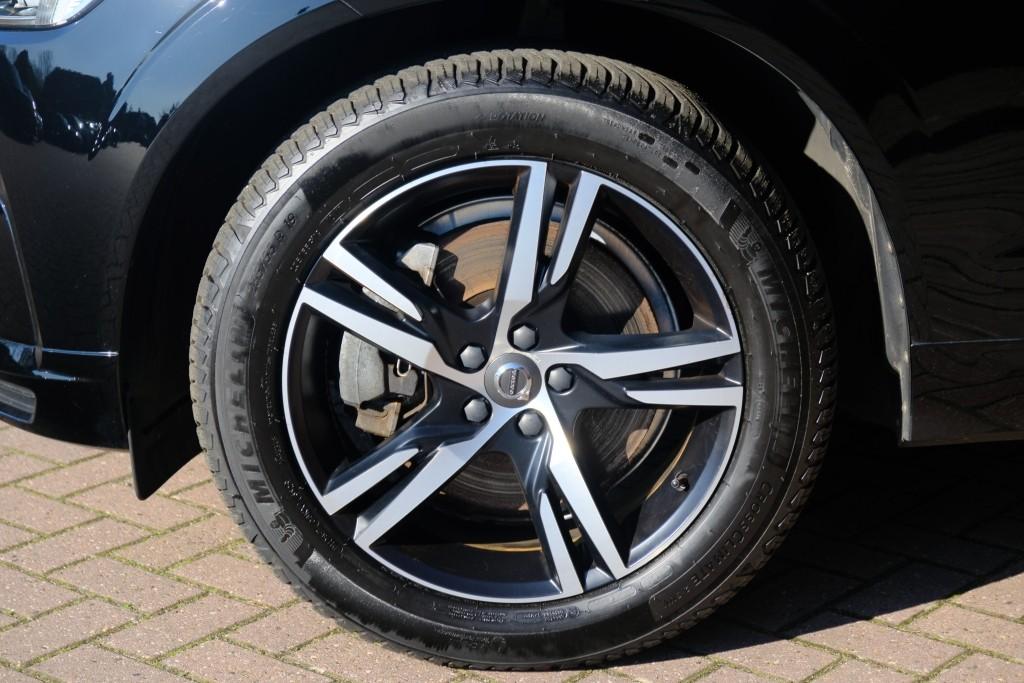 Volvo XC60 2.0 B5 250pk Aut. R-Design | Navi | App Connect | Adaptive Cruise | Camera | Stoelverwarming | Elektrische Achterklep afbeelding 27