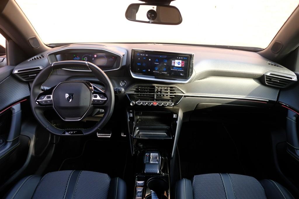 Peugeot e-2008 EV 50 kWh GT | App Connect | Adaptive Cruise | Keyless | Camera | Blind Spot afbeelding 7