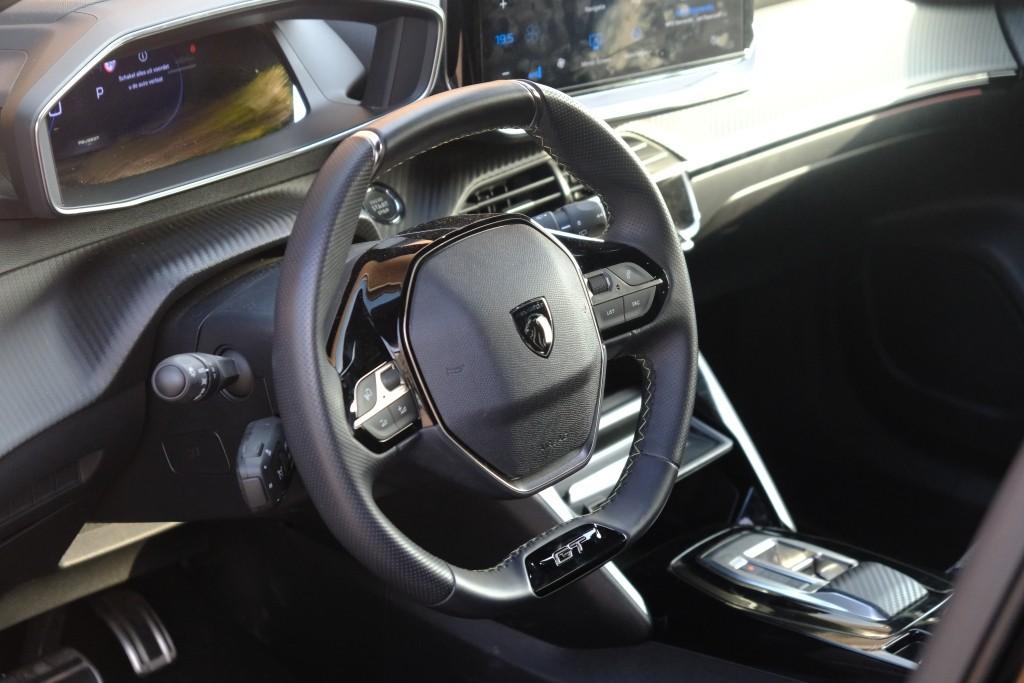 Peugeot e-2008 EV 50 kWh GT | App Connect | Adaptive Cruise | Keyless | Camera | Blind Spot afbeelding 8