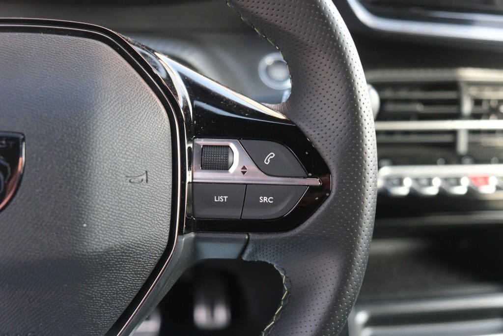 Peugeot e-2008 EV 50 kWh GT | App Connect | Adaptive Cruise | Keyless | Camera | Blind Spot afbeelding 10