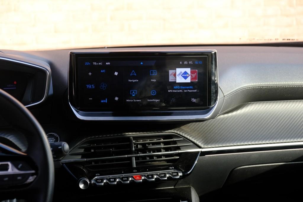 Peugeot e-2008 EV 50 kWh GT | App Connect | Adaptive Cruise | Keyless | Camera | Blind Spot afbeelding 15