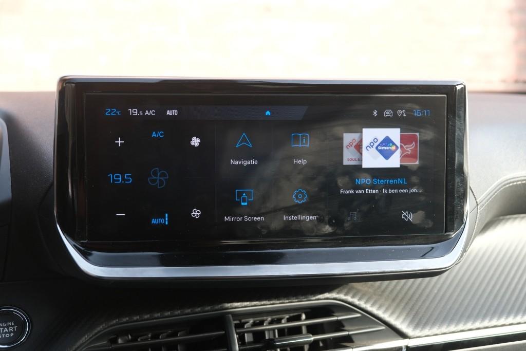 Peugeot e-2008 EV 50 kWh GT | App Connect | Adaptive Cruise | Keyless | Camera | Blind Spot afbeelding 16