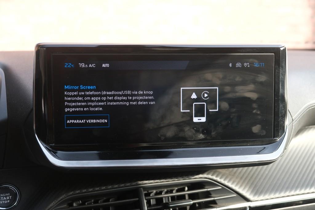 Peugeot e-2008 EV 50 kWh GT | App Connect | Adaptive Cruise | Keyless | Camera | Blind Spot afbeelding 17