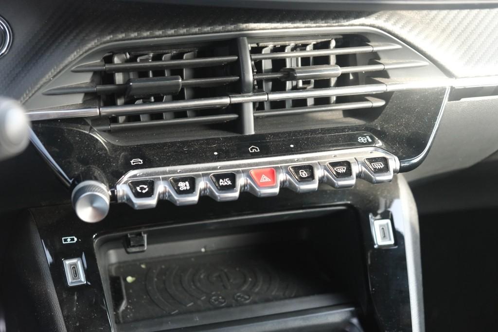 Peugeot e-2008 EV 50 kWh GT | App Connect | Adaptive Cruise | Keyless | Camera | Blind Spot afbeelding 21