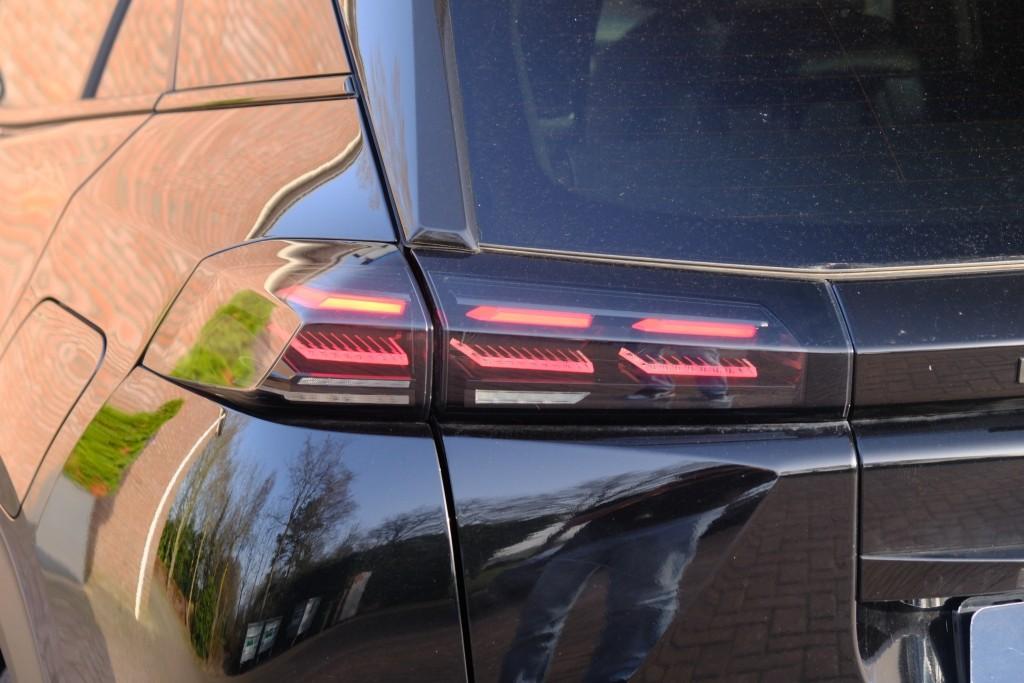 Peugeot e-2008 EV 50 kWh GT | App Connect | Adaptive Cruise | Keyless | Camera | Blind Spot afbeelding 28