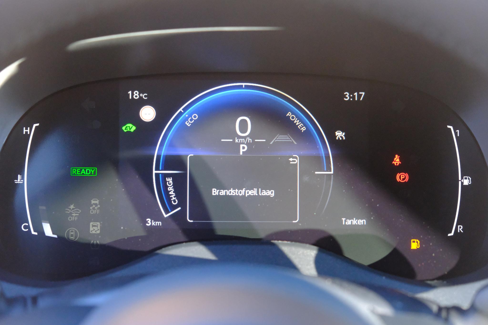 Toyota Yaris Cross 1.5 Hybrid 130pk CVT Dynamic | App Connect | Climate | Adaptive Cruise | Camera | PDC | Blind Spot | Winter Pakket afbeelding 11