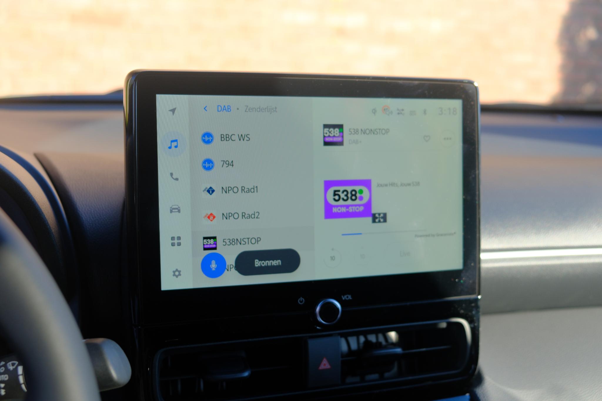 Toyota Yaris Cross 1.5 Hybrid 130pk CVT Dynamic | App Connect | Climate | Adaptive Cruise | Camera | PDC | Blind Spot | Winter Pakket afbeelding 17