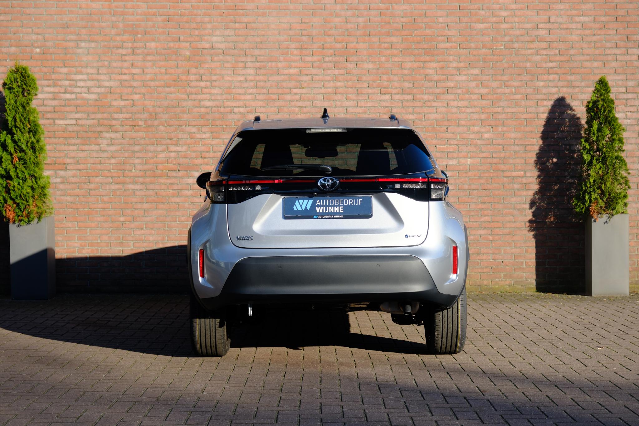 Toyota Yaris Cross 1.5 Hybrid 130pk CVT Dynamic | App Connect | Climate | Adaptive Cruise | Camera | PDC | Blind Spot | Winter Pakket afbeelding 34