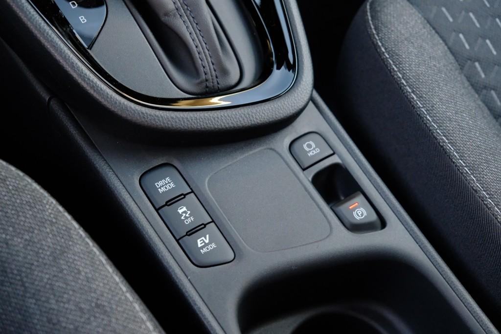 Toyota Yaris Cross 1.5 Hybrid 130pk CVT Dynamic | App Connect | Climate | Adaptive Cruise | Camera | PDC | Blind Spot | Winter Pakket afbeelding 23