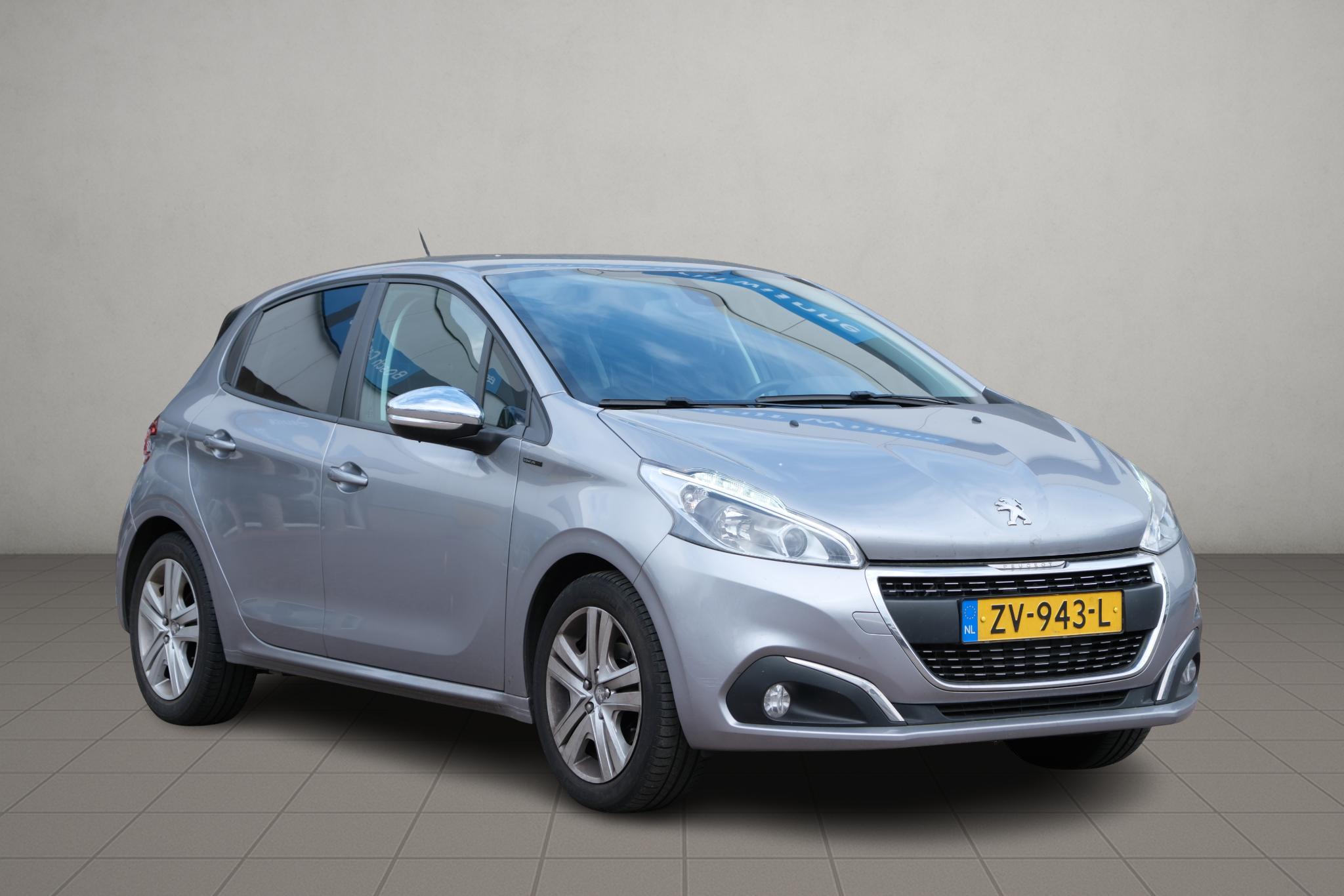 Peugeot 208 1.2 PureTech 110pk Signature | Navi | App Connect | Airco | Cruise | PDC | Trekhaak afbeelding 1