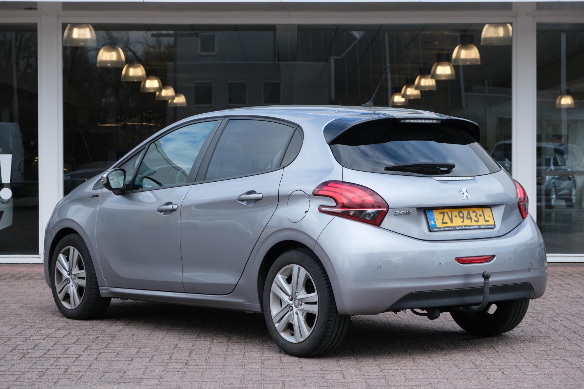 Peugeot 208 1.2 PureTech 110pk Signature | Navi | App Connect | Airco | Cruise | PDC | Trekhaak afbeelding 21