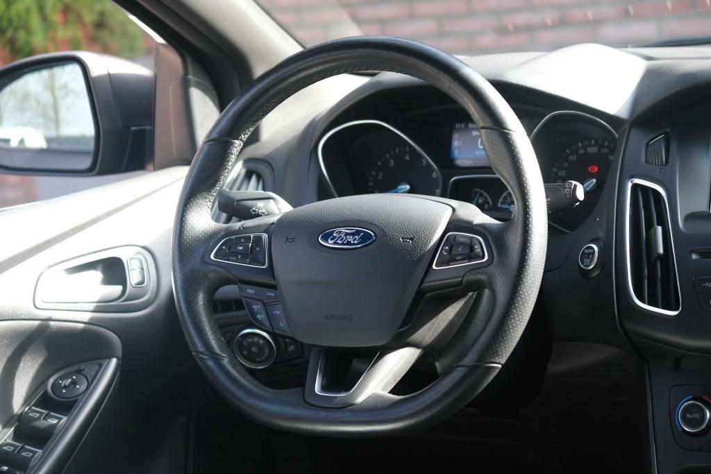 Ford Focus 1.0 EcoBoost 125pk 5-drs ST-Line | App-Connect | Navi | Cruise | Camera | Airco | PDC afbeelding 12