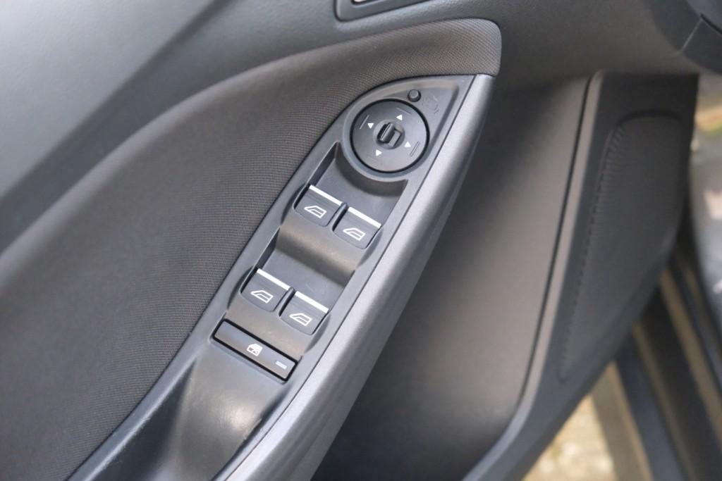 Ford Focus 1.0 EcoBoost 125pk 5-drs ST-Line | App-Connect | Navi | Cruise | Camera | Airco | PDC afbeelding 25