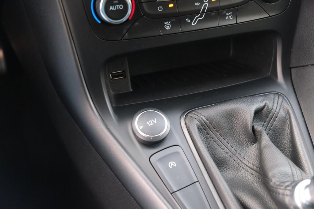 Ford Focus 1.0 EcoBoost 125pk 5-drs ST-Line | App-Connect | Navi | Cruise | Camera | Airco | PDC afbeelding 20