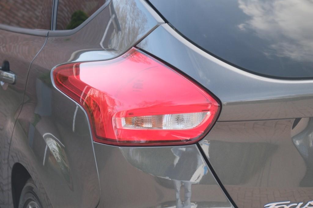 Ford Focus 1.0 EcoBoost 125pk 5-drs ST-Line | App-Connect | Navi | Cruise | Camera | Airco | PDC afbeelding 24