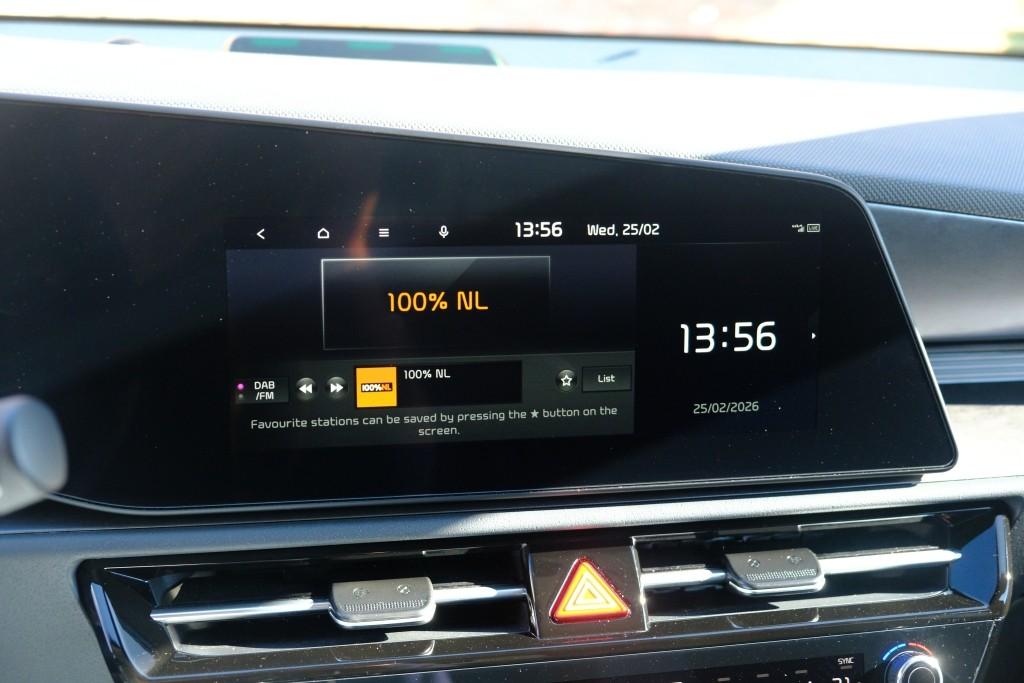 Kia Niro 1.6 GDi PHEV 171pk Aut. DynamicLine | Navi | App Connect | Adaptive Cruise | Keyless | Camera | Elektrische klep | Winter Pakket afbeelding 16