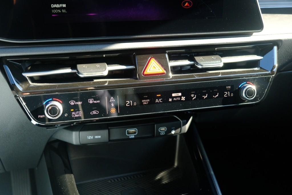 Kia Niro 1.6 GDi PHEV 171pk Aut. DynamicLine | Navi | App Connect | Adaptive Cruise | Keyless | Camera | Elektrische klep | Winter Pakket afbeelding 20