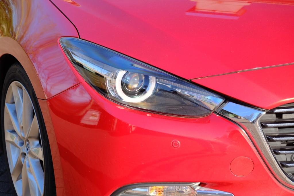 Mazda 3 2.0 SkyActiv-G 120pk SkyLease GT | Navi | Cruise | Camera | Winter-Pakket | Keyless | Leer | Head-Up Display afbeelding 2