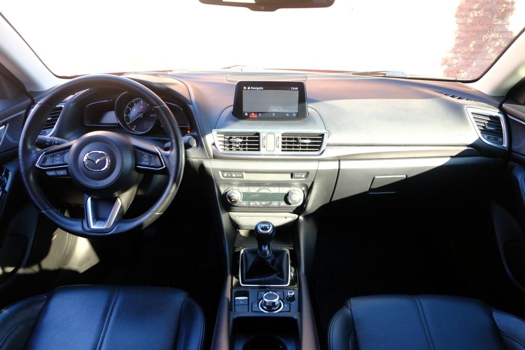 Mazda 3 2.0 SkyActiv-G 120pk SkyLease GT | Navi | Cruise | Camera | Winter-Pakket | Keyless | Leer | Head-Up Display afbeelding 7