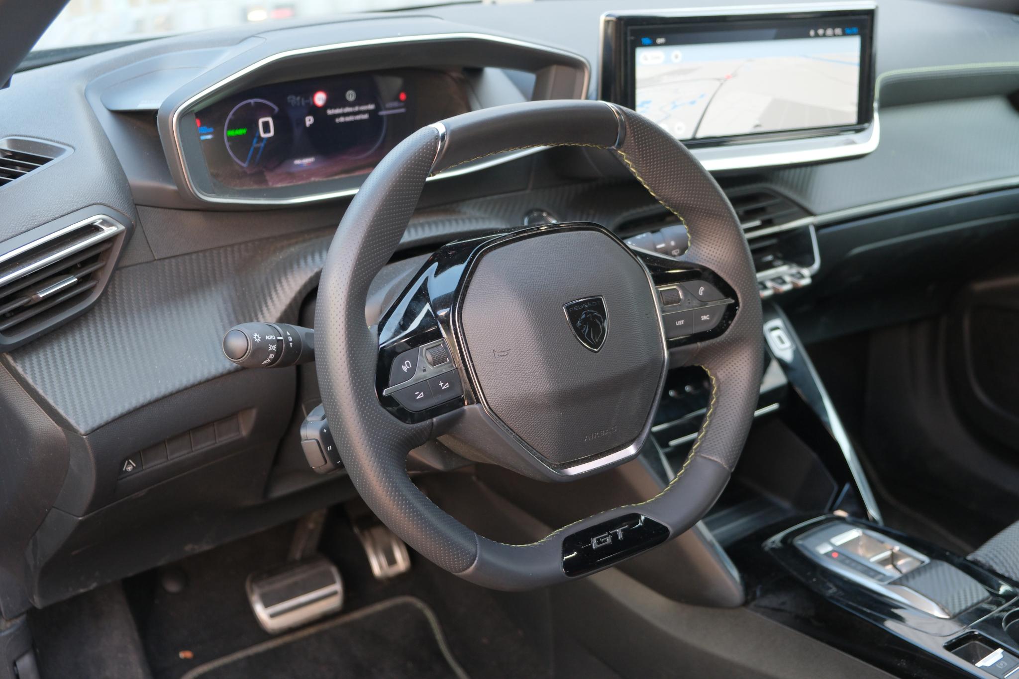 Peugeot e-2008 EV 50 kWh GT | App Connect | Adaptive Cruise | Keyless | Camera | Blind Spot afbeelding 16