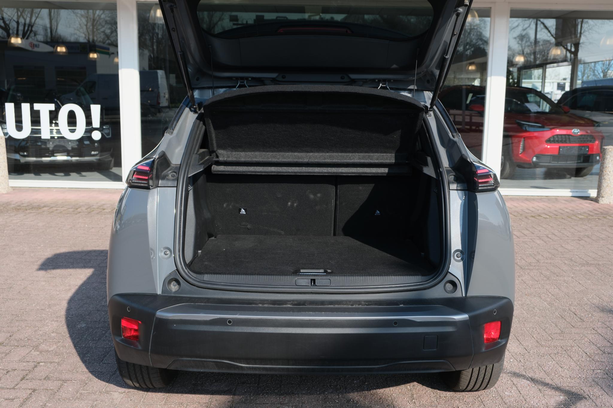 Peugeot e-2008 EV 50 kWh GT | App Connect | Adaptive Cruise | Keyless | Camera | Blind Spot afbeelding 21