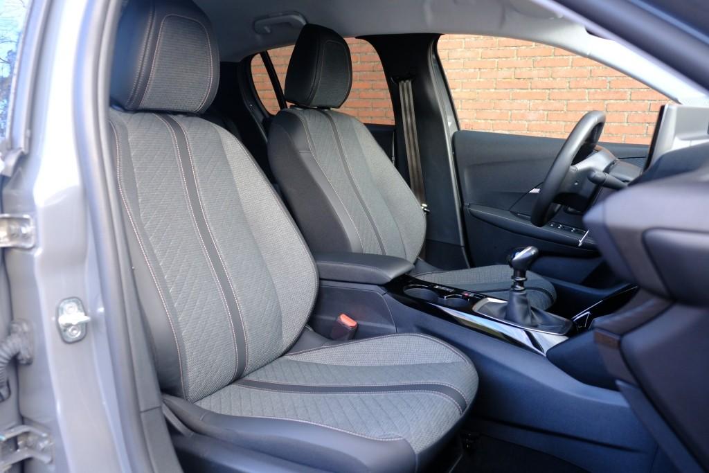 Peugeot 208 1.2 PureTech 100pk Allure | App Connect | Climate | Cruise | PDC afbeelding 5