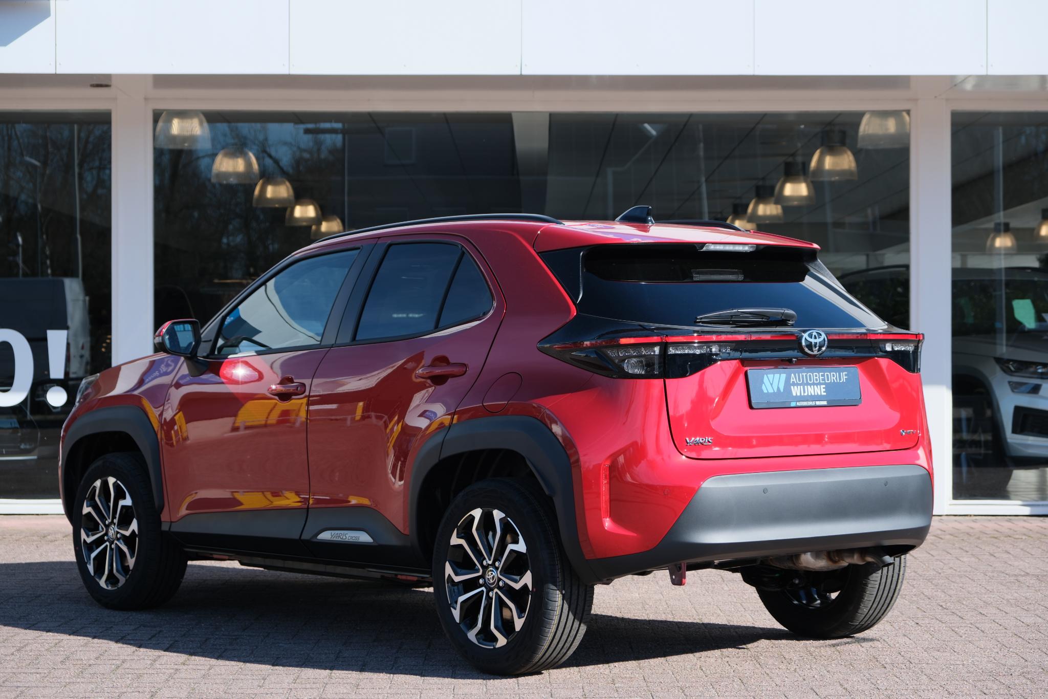 Toyota Yaris Cross 1.5 Hybrid 130pk CVT Dynamic | App Connect | Climate | Adaptive Cruise | Camera | PDC | Blind Spot | Winter Pakket afbeelding 18