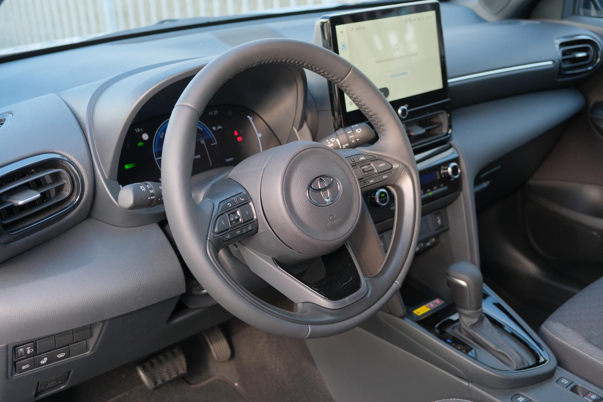 Toyota Yaris Cross 1.5 Hybrid 130pk CVT Dynamic | App Connect | Climate | Adaptive Cruise | Camera | PDC | Blind Spot | Winter Pakket afbeelding 20