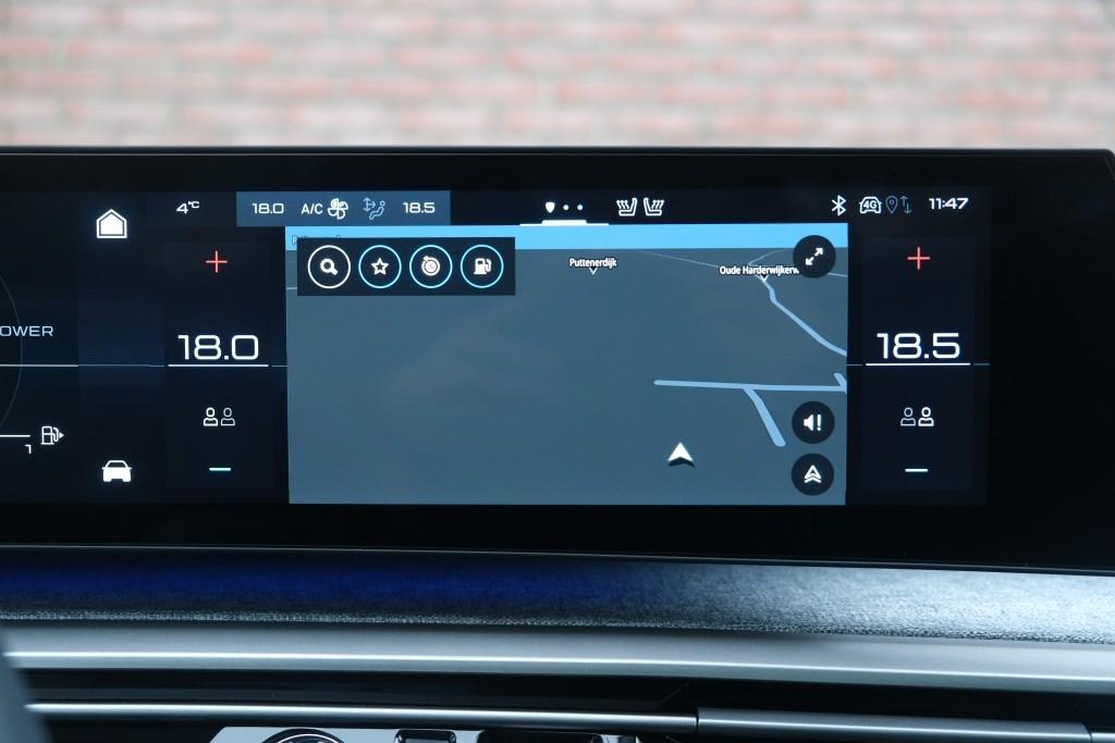 Peugeot 3008 1.2 Hybrid 145pk e-DCS6 GT | Navi | App Connect | Panoramadak | Focal Audio | Alcantara | Camera | Elektrische Achterklep | Winter Pakket afbeelding 17